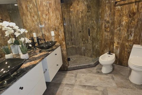 Condo in Miami Beach, Florida, 2 bedrooms  № 2087133 - photo 18