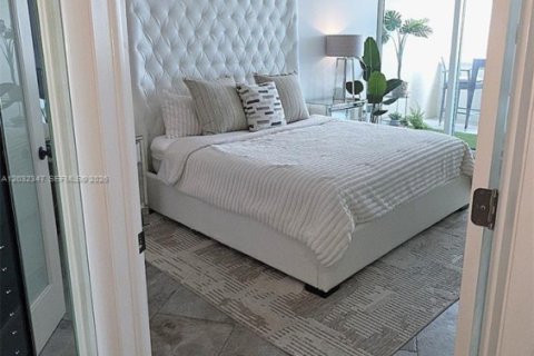 Condo in Miami Beach, Florida, 2 bedrooms  № 2087133 - photo 10