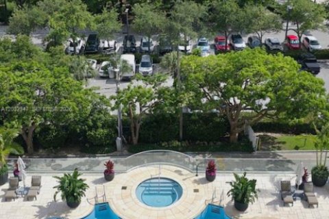 Condo in Miami Beach, Florida, 2 bedrooms  № 2087133 - photo 26