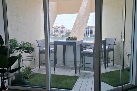 Condo in Miami Beach, Florida, 2 bedrooms  № 2087133 - photo 12