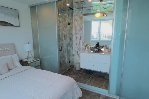 Condo in Miami Beach, Florida, 2 bedrooms  № 2087133 - photo 22