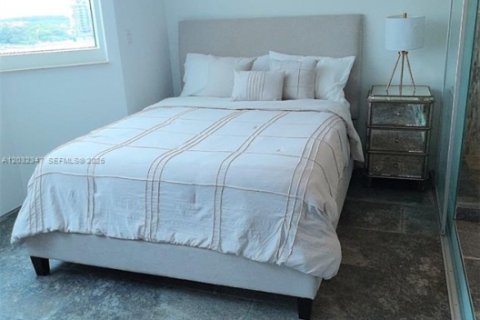 Condo in Miami Beach, Florida, 2 bedrooms  № 2087133 - photo 21
