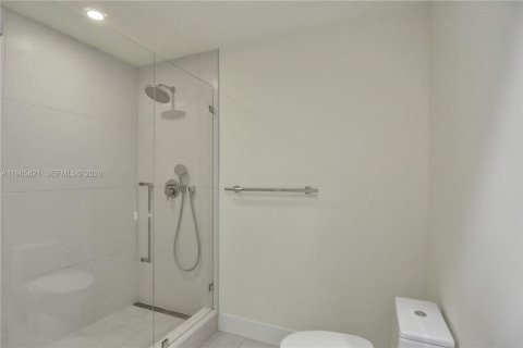 Condo in Sunrise, Florida, 2 bedrooms  № 2027432 - photo 28