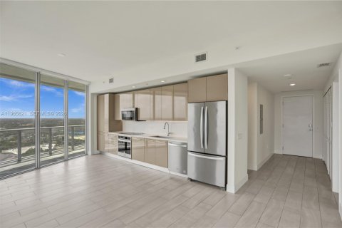 Condo in Sunrise, Florida, 2 bedrooms  № 2027432 - photo 13