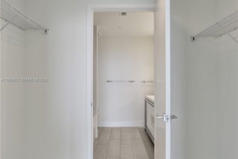 Condo in Sunrise, Florida, 2 bedrooms  № 2027432 - photo 22