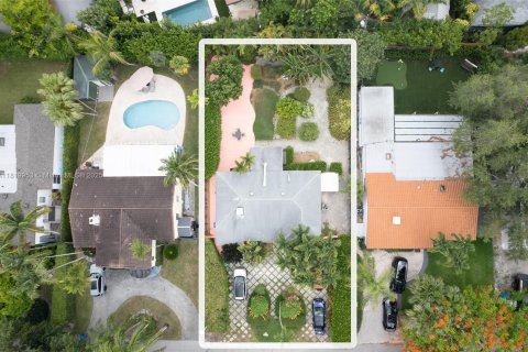 Terreno en venta en Miami, Florida № 1780109 - foto 1