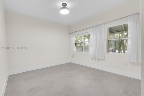 House in Miami, Florida 4 bedrooms, 109.53 sq.m. № 2044332 - photo 27