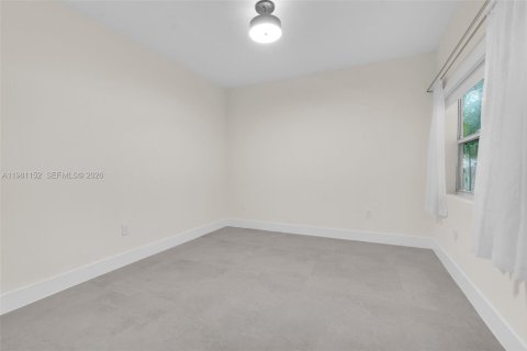 House in Miami, Florida 4 bedrooms, 109.53 sq.m. № 2044332 - photo 30