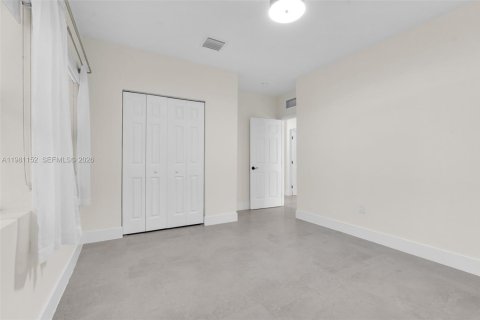 House in Miami, Florida 4 bedrooms, 109.53 sq.m. № 2044332 - photo 28