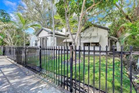 House in Miami, Florida 4 bedrooms, 109.53 sq.m. № 2044332 - photo 3