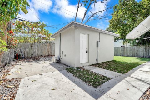 House in Miami, Florida 4 bedrooms, 109.53 sq.m. № 2044332 - photo 8