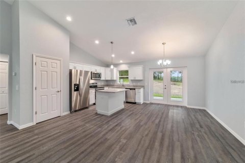 House in Dunnellon, Florida 3 bedrooms, 132.01 sq.m. № 2098231 - photo 5