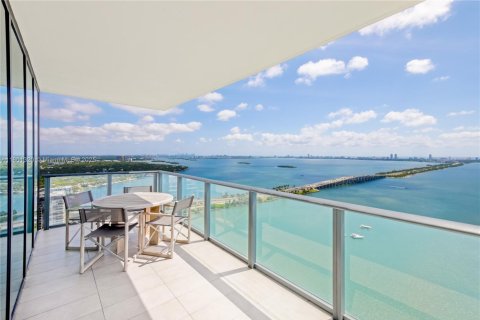 Кондоминиум с 3 спальнями в Майами, Флорида № 2017021