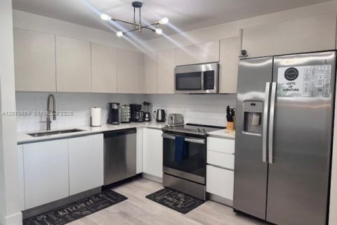 Copropriété à vendre à Miami, Floride: 1 chambre № 2300427 - photo 2