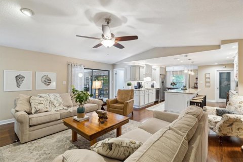 House in Auburndale, Florida 4 bedrooms, 237.46 sq.m. № 1548370 - photo 5