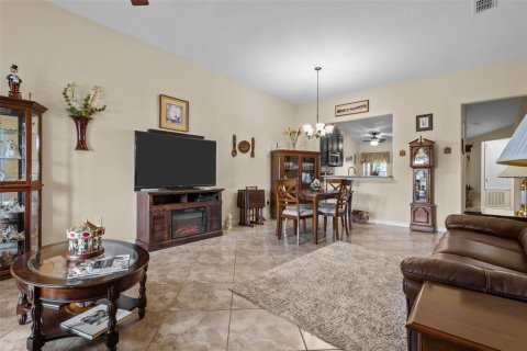 House in Hudson, Florida 3 bedrooms, 124.21 sq.m. № 1825008 - photo 7