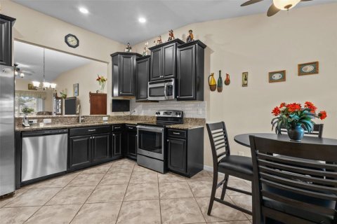 House in Hudson, Florida 3 bedrooms, 124.21 sq.m. № 1825008 - photo 4