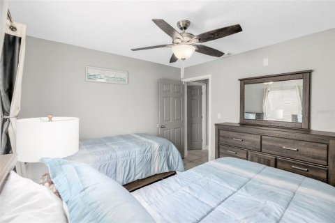Condo in Saint Pete Beach, Florida, 2 bedrooms № 2399094 - photo 27