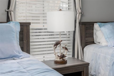Condo in Saint Pete Beach, Florida, 2 bedrooms № 2399094 - photo 28