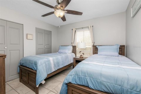 Condo in Saint Pete Beach, Florida, 2 bedrooms № 2399094 - photo 25