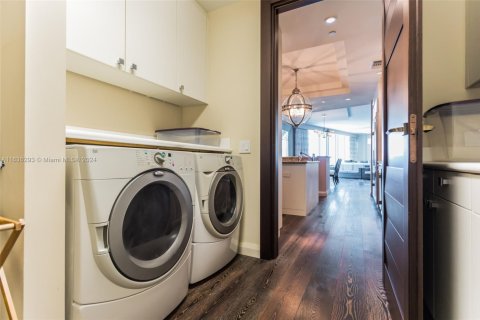 Condo in Bal Harbour, Florida, 3 bedrooms  № 1669026 - photo 13