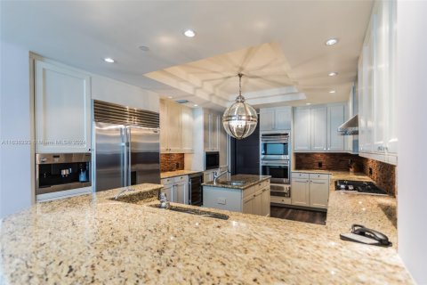 Condo in Bal Harbour, Florida, 3 bedrooms  № 1669026 - photo 21