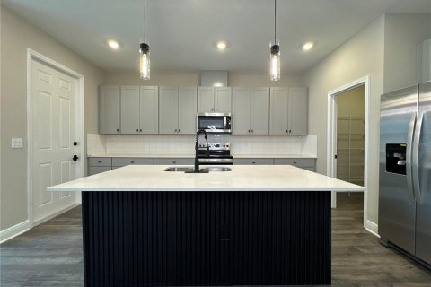 Townhouse in Winter Garden, Florida 3 bedrooms, 161.28 sq.m. № 2391602 - photo 11