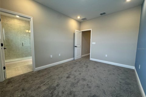 Townhouse in Winter Garden, Florida 3 bedrooms, 161.28 sq.m. № 2391602 - photo 18