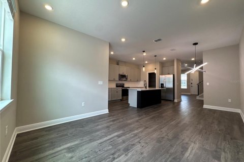 Townhouse in Winter Garden, Florida 3 bedrooms, 161.28 sq.m. № 2391602 - photo 3