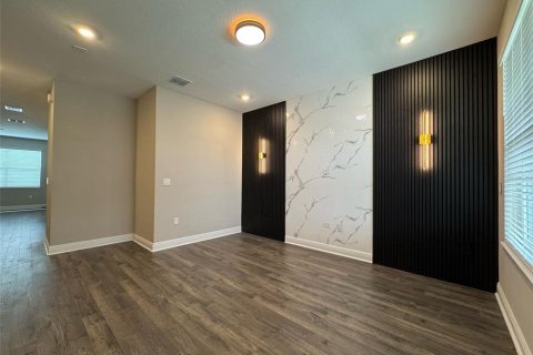 Townhouse in Winter Garden, Florida 3 bedrooms, 161.28 sq.m. № 2391602 - photo 4