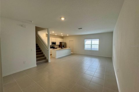 Adosado en alquiler en Clermont, Florida, 4 dormitorios, 185.8 m2 № 1900817 - foto 2