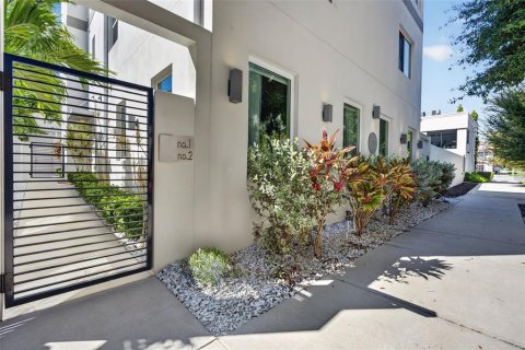 Copropriété à vendre à Saint Petersburg, Floride: 3 chambres, 250.84 m2 № 2391727 - photo 3
