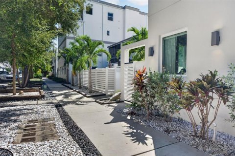 Copropriété à vendre à Saint Petersburg, Floride: 3 chambres, 250.84 m2 № 2391727 - photo 2