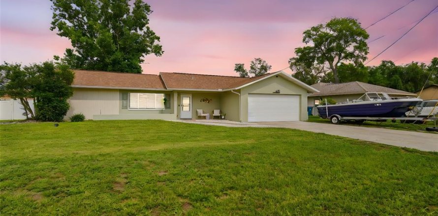 Casa en Spring Hill, Florida 3 dormitorios, 133.04 m2 № 1825442