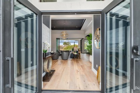 Villa ou maison à louer à Port Charlotte, Floride: 4 chambres, 278.71 m2 № 2125593 - photo 2