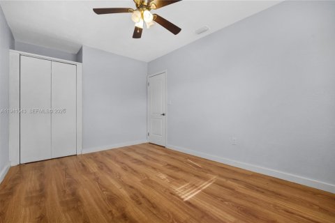 Снять в аренду виллу или дом в Холливуд, Флорида 4 спальни, 140.47м2, № 1998880 - фото 30