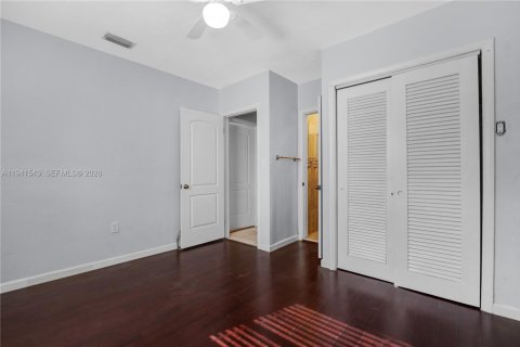 Снять в аренду виллу или дом в Холливуд, Флорида 4 спальни, 140.47м2, № 1998880 - фото 15