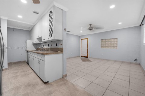 Снять в аренду виллу или дом в Холливуд, Флорида 4 спальни, 140.47м2, № 1998880 - фото 6