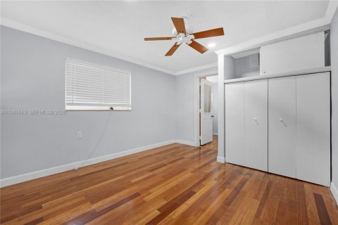 Снять в аренду виллу или дом в Холливуд, Флорида 4 спальни, 140.47м2, № 1998880 - фото 24