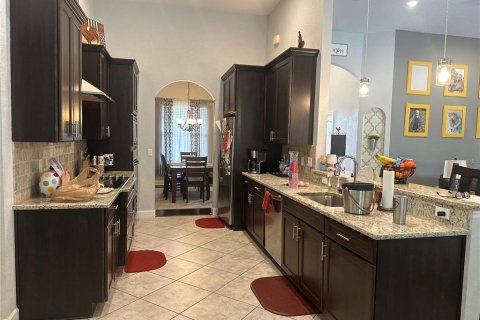 House in Lakeland, Florida 4 bedrooms, 240.43 sq.m. № 1904831 - photo 3