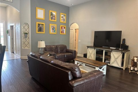 House in Lakeland, Florida 4 bedrooms, 240.43 sq.m. № 1904831 - photo 2