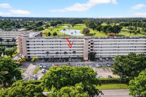 Снять в аренду кондоминиум в Пемброк-Пайнс, Флорида 1 спальня, 74.32м2, № 2082390 - фото 23