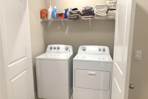 Touwnhouse à vendre à Sarasota, Floride: 3 chambres, 160.16 m2 № 1572043 - photo 11