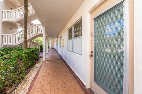 Condominio en venta en Coconut Creek, Florida, 2 dormitorios, 107.4 m2 № 1963846 - foto 27