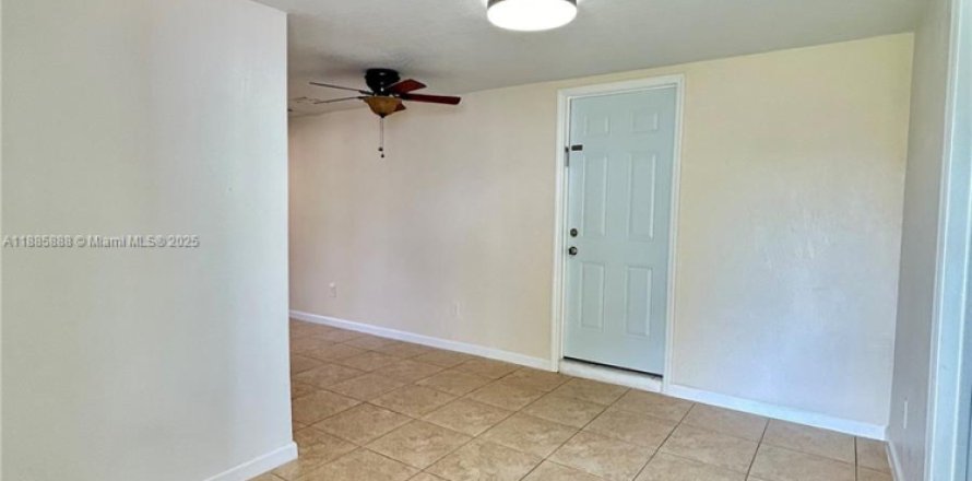 Villa ou maison à West Park, Floride 1 chambre, 122.17 m2 № 1932631