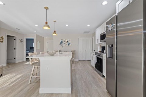 Casa en venta en Port Charlotte, Florida, 3 dormitorios, 117.99 m2 № 1903916 - foto 8