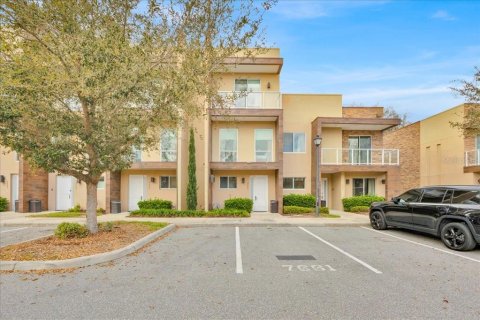 Touwnhouse à vendre à Kissimmee, Floride: 4 chambres, 235.79 m2 № 1522421 - photo 2