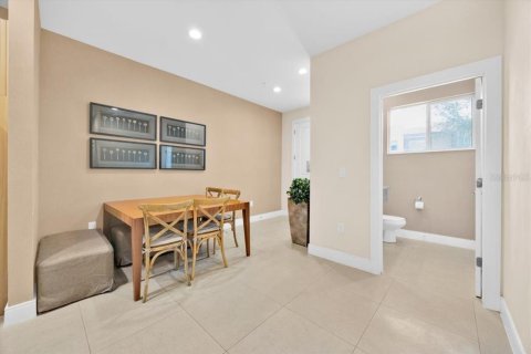 Touwnhouse à vendre à Kissimmee, Floride: 4 chambres, 235.79 m2 № 1522421 - photo 4