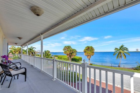 Villa ou maison à vendre à West Palm Beach, Floride: 4 chambres, 340.21 m2 № 2081769 - photo 26