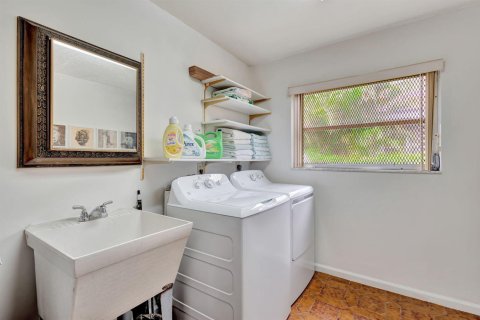Villa ou maison à vendre à West Palm Beach, Floride: 4 chambres, 340.21 m2 № 2081769 - photo 12